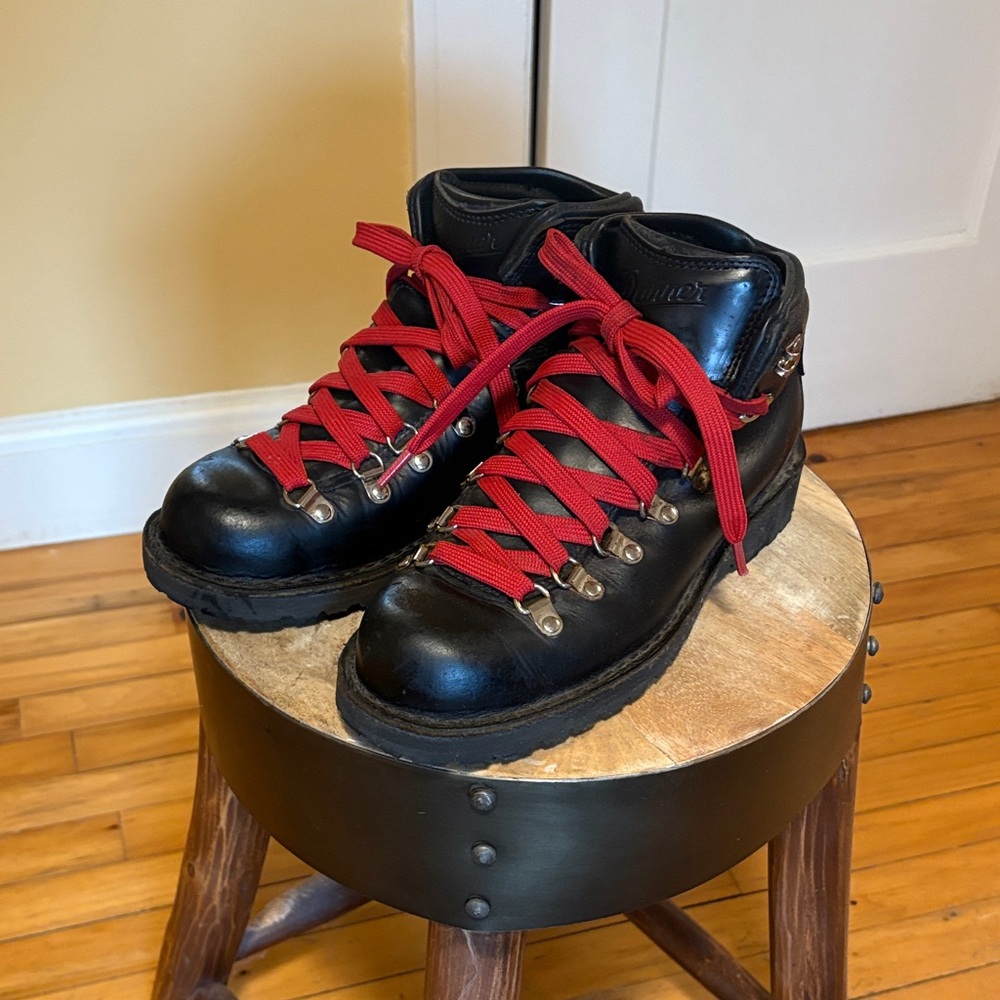 Danner Mountain Pass Black Glacé hiking boots with contrast Red Laces